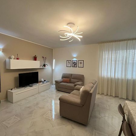 Apartamento A Casa Di Chiara Lecce Exterior foto